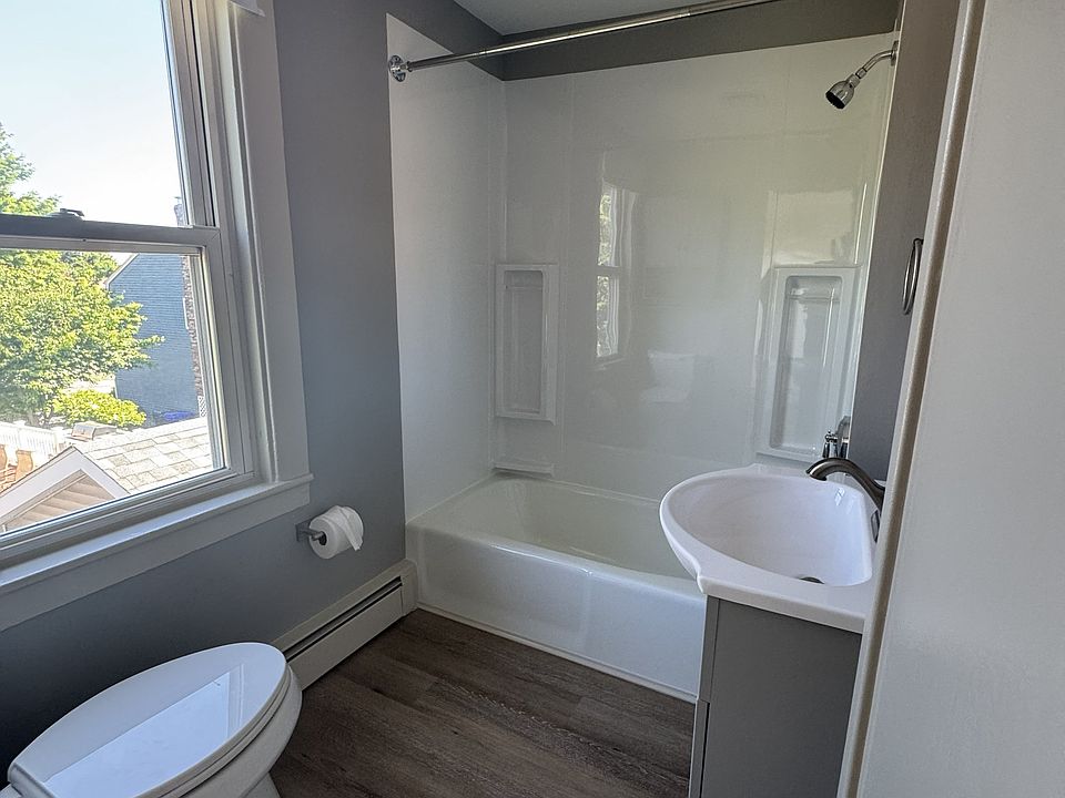 1st image of 51B Purchase St #2