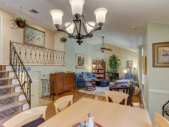 5th image of 45 Harriet Ln