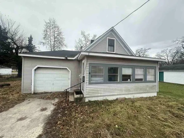 306 Lambert St, Knox, IN 46534