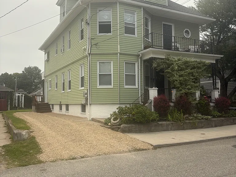 14 Cottage St #13B — Photo 2