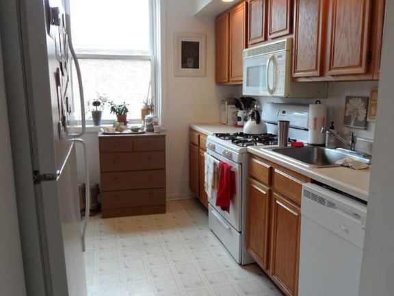 4th image of 1527 W Farwell Ave APT 2B
