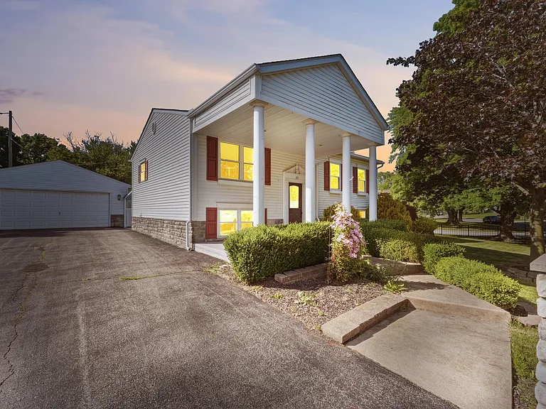 291 Hawthorne Rd — Photo 5