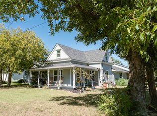 402 W 6th St, Justin, TX 76247