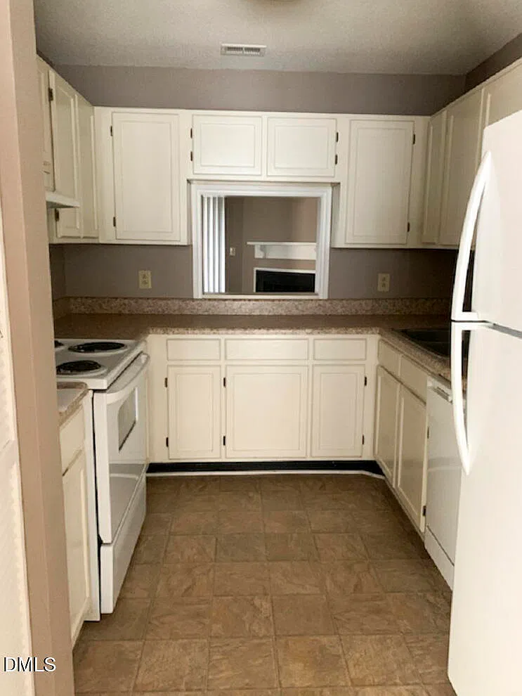 2 bed, 1.5 bath, 968 sqft, $1,475 — Photo 4
