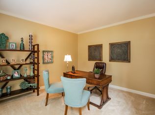 415 Clubview Dr, Woodstock, GA 30189