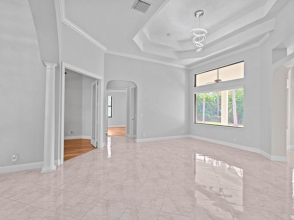 4th image of 16596 82nd Rd N