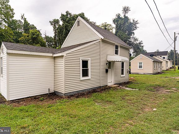 2nd image of 119 Davis Ln