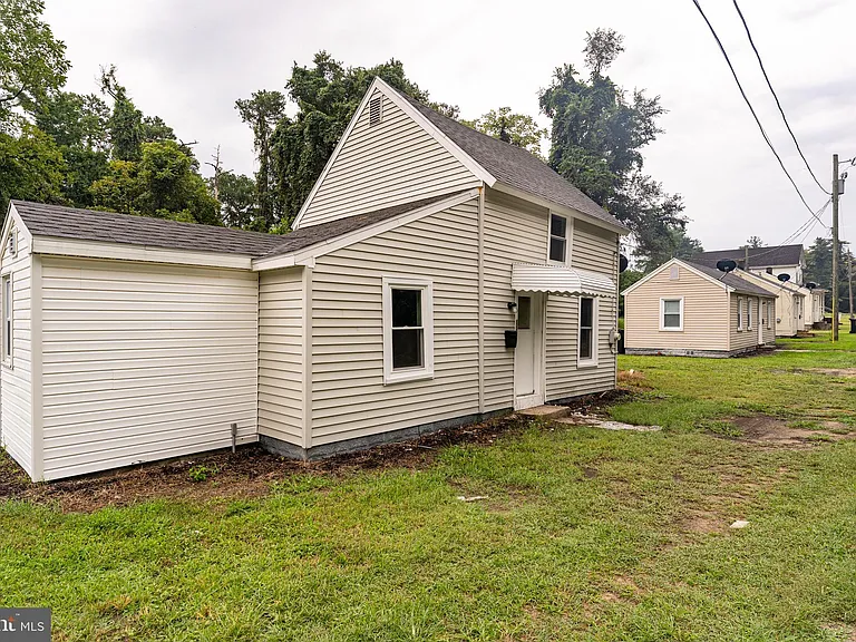 119 Davis Ln — Photo 2