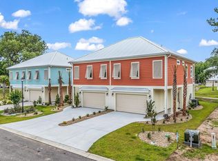 77 Hallandale Ln, Murrells Inlet, SC 29576