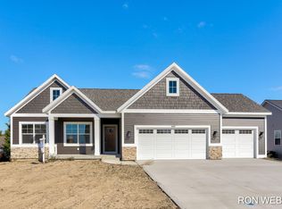 9489 Fields Dr, Zeeland, MI 49464