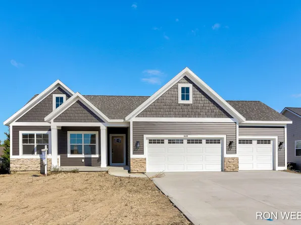 9489 Fields Dr, Zeeland, MI 49464