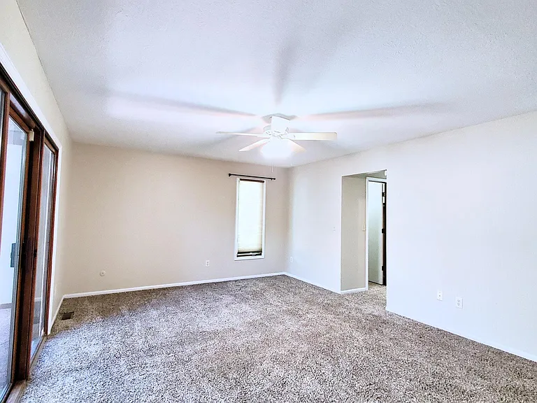 5990 Kirkwall Ct W — Photo 35