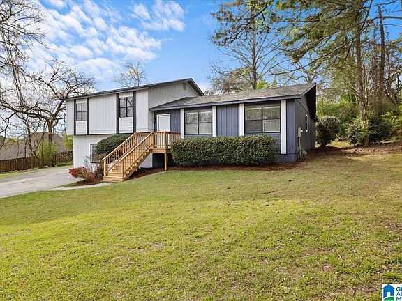 3rd image of 3520 Ridgeview Dr