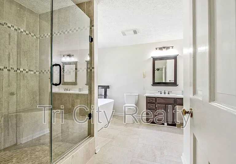 630 Hawthorne Pl — Photo 36