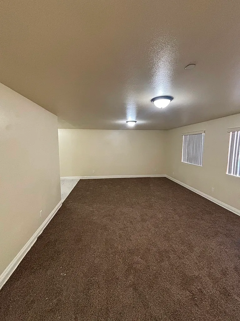 5 bed, 1753 sqft, $4,200 — Photo 3
