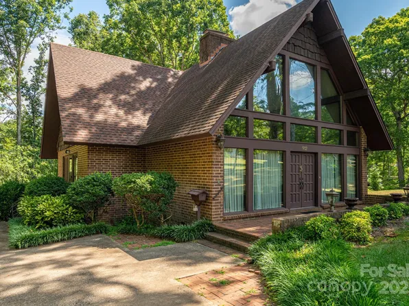 912 W Marion St, Shelby, NC 28150