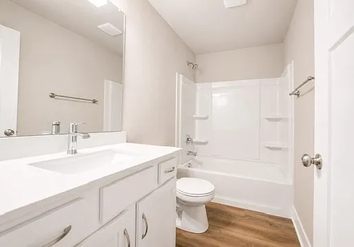 211 NW Springbrooke Dr — Photo 4