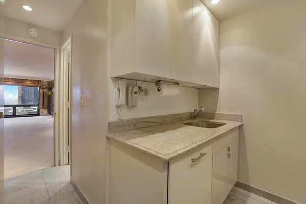 Rented by Bond New York | media 63