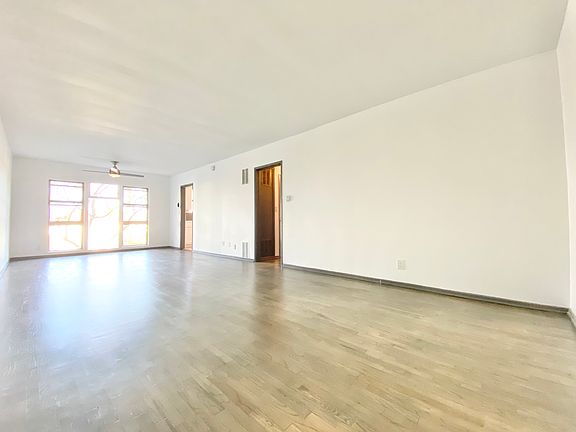 2nd image of 1433 N Hayworth Ave APT 1