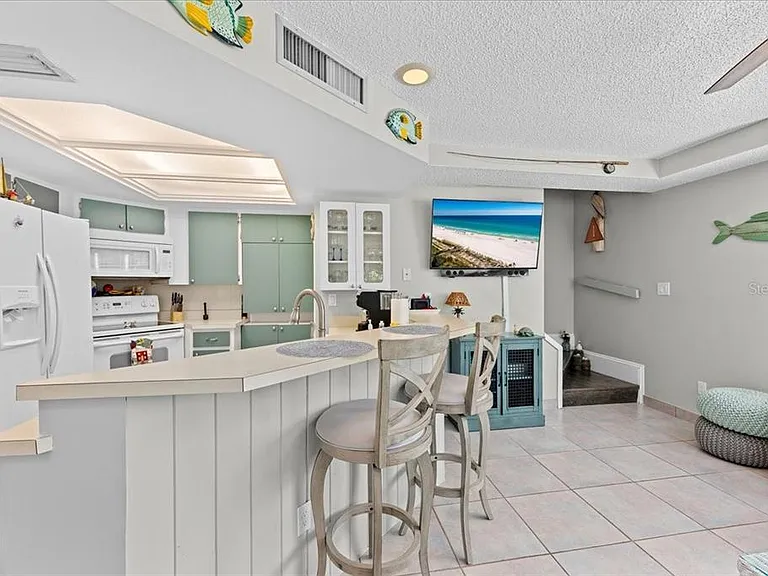 112 Gulf Blvd #A — Photo 9