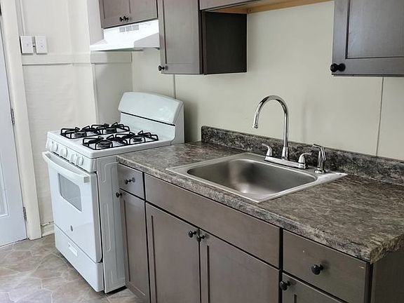 2nd image of 221 N 2nd St APT 2N