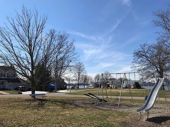 3rd image of 0 W Lakeshore Dr SE