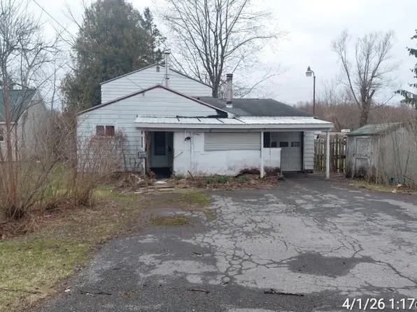 3613 Bonstead Rd, Clay, NY 13041