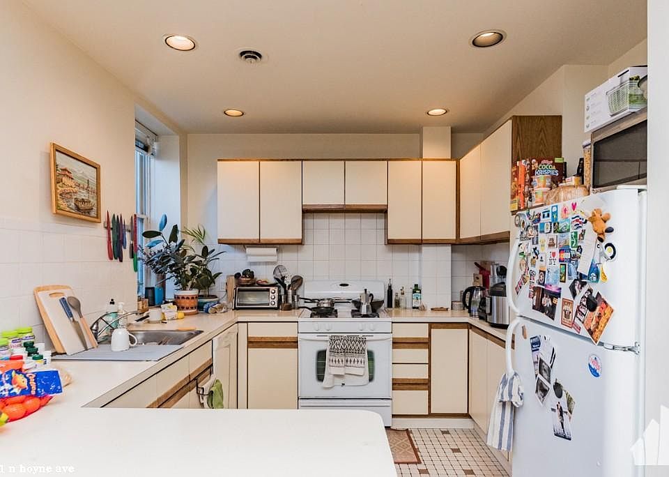 1st image of 1301 N Hoyne Ave #1213