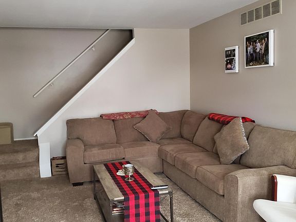 4th image of 39505 Old Dominion Dr