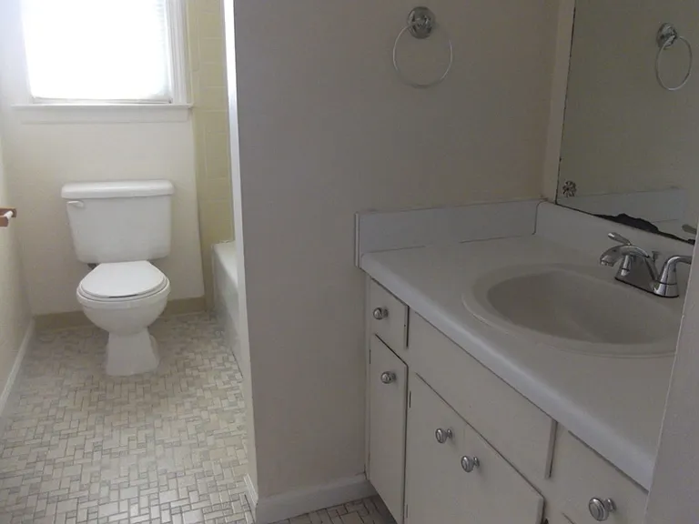 215 Shepard St — Photo 9