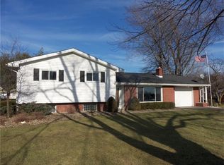 4915 Lakeview Dr, West Middlesex, PA 16148