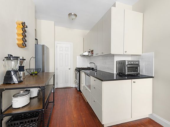 3rd image of 143 Sullivan St APT G-2