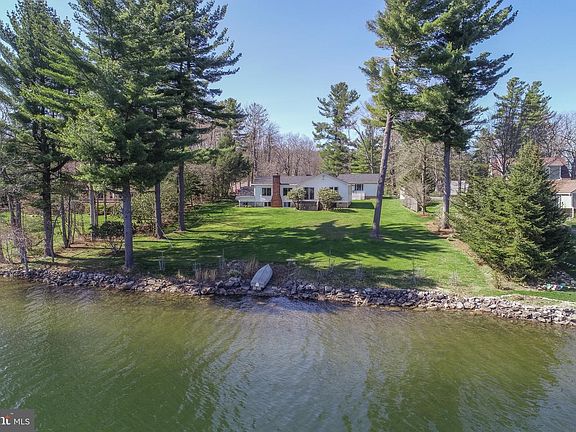 2nd image of 2332 Paradise Point Rd