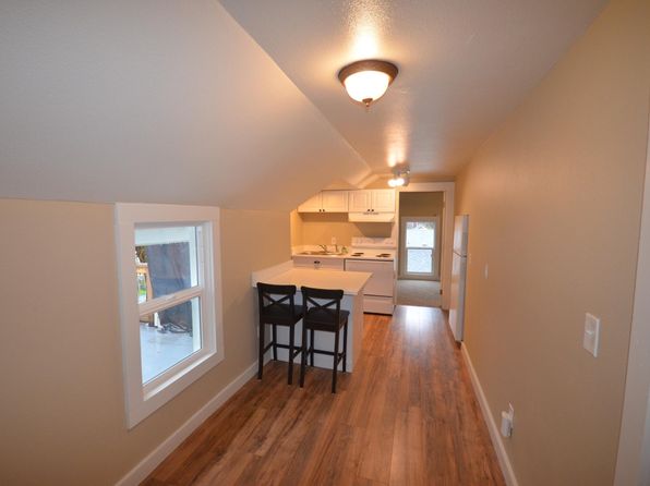 218 E Franklin St #B, Bingen, WA 98605