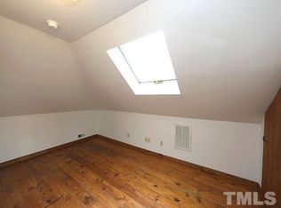 400 Brookside Dr, Chapel Hill, NC 27516