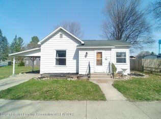 519 E Gilson St, Edmore, MI 48829
