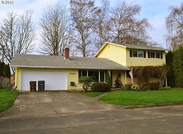 1st image of 1206 NE Birchaire Ln