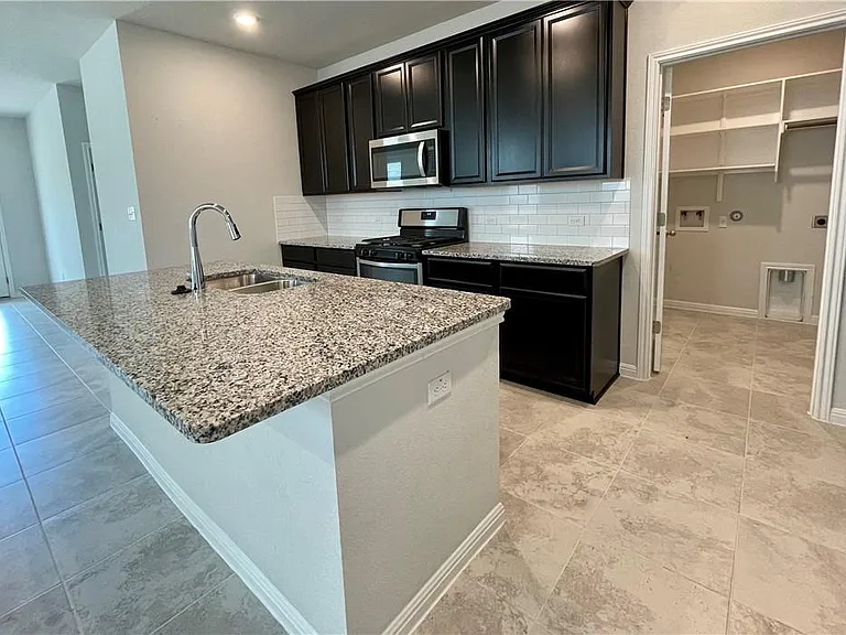 314 Dipprey Ln — Photo 4