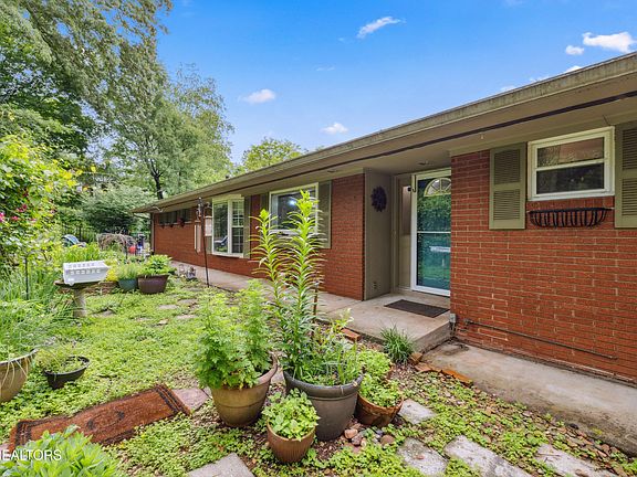 2nd image of 3516 Bluff Point Dr