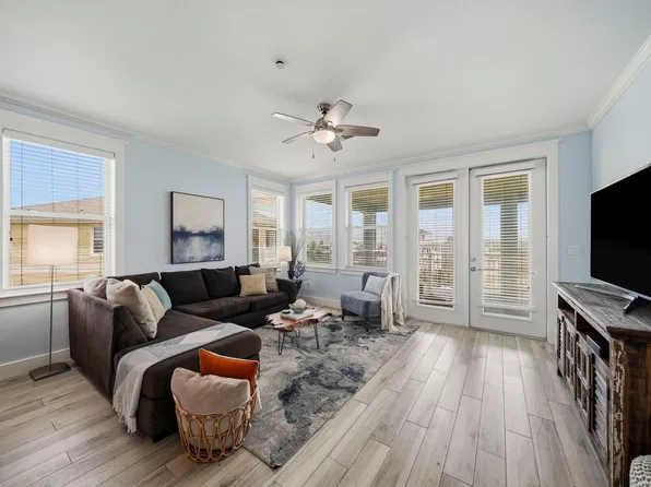 4121 Pointe West Dr Unit 301, Galveston, TX 77554