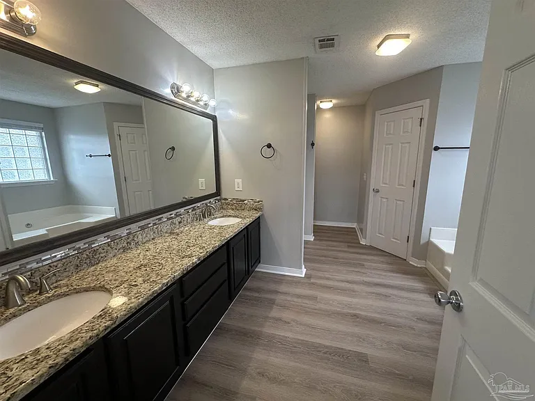 541 Batten Blvd — Photo 13