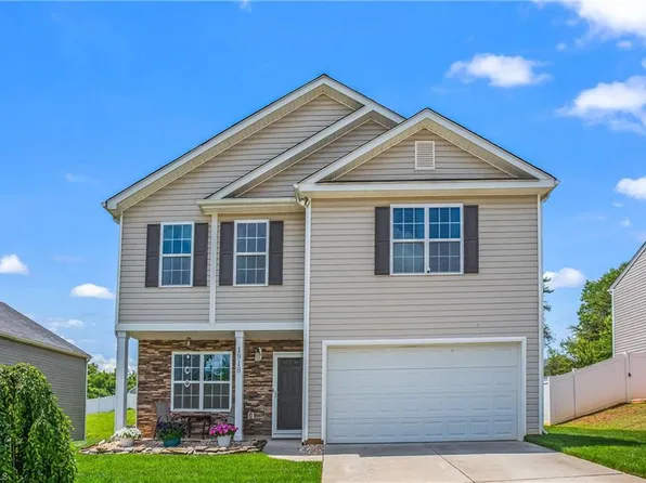 1918 Longshadow St, Rural Hall, NC 27045