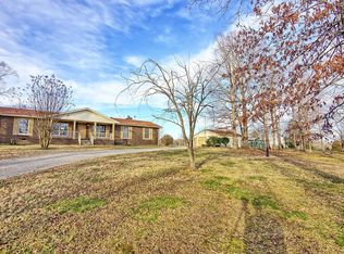 140 Contrary Rd, Burns, TN 37029