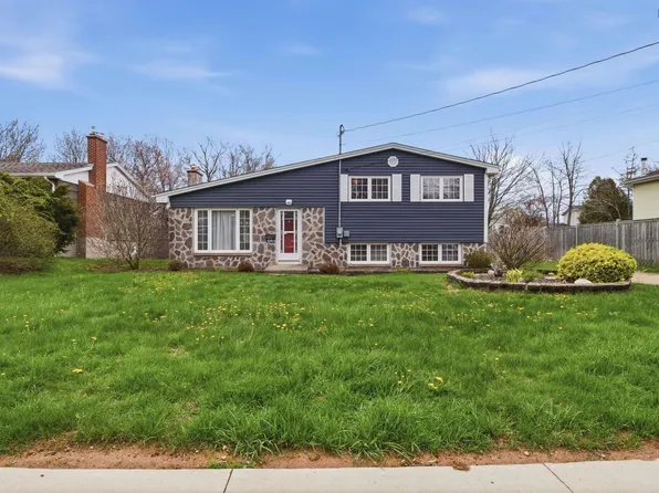 124 Gourok Ave, Dartmouth, NS B2X 2A5