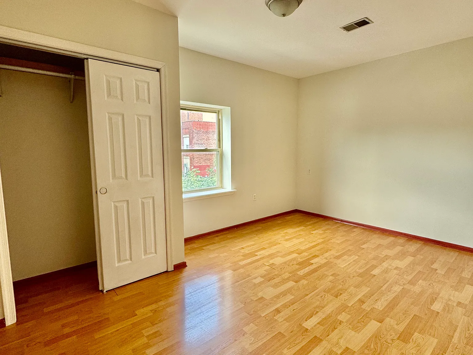 2 bed, 700 sqft, $1,250 — Photo 3