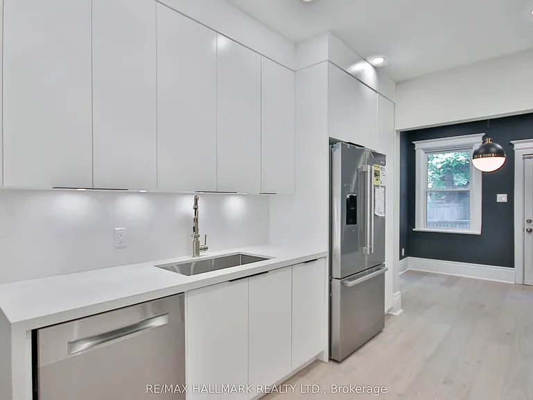 639 Broadview Ave #MAIN FL — Photo 17