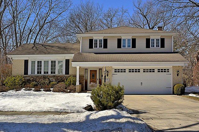 1st image of 640 N Stark Dr