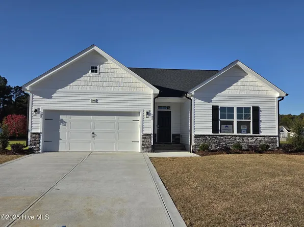 2908 Tucker Hill Drive, Grimesland, NC 27837