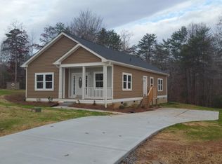 176 Winding Cedar Dr, Statesville, NC 28677