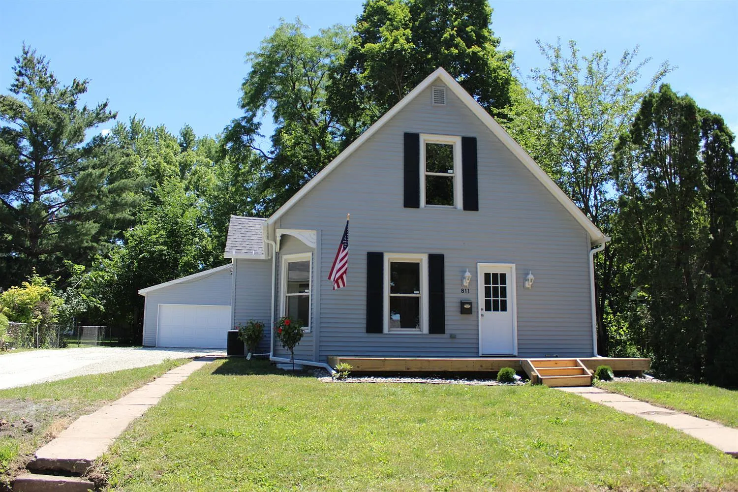 811 Barret St photo 1